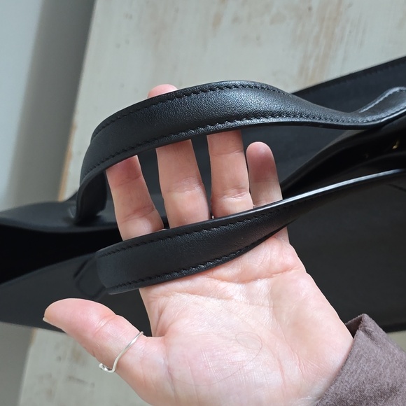 Minimalist Leather Shoulder Tote Bag - Picture 16 of 16